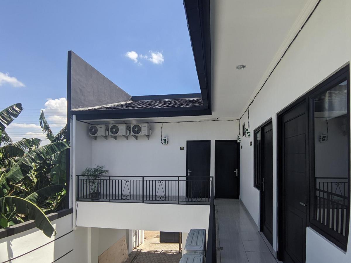 Hotel Reddoorz Syariah Near Jalan Caman Raya Bekasi Exterior foto